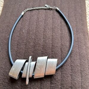 Lovely modern heavy chunky necklace